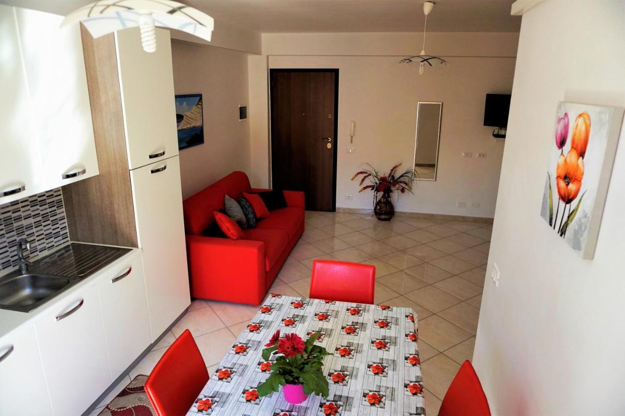 Central House Apartment เรอัลมอนเต ภายนอก รูปภาพ
